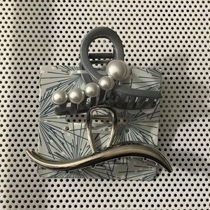 Metal and Pearl Claw Clip Set